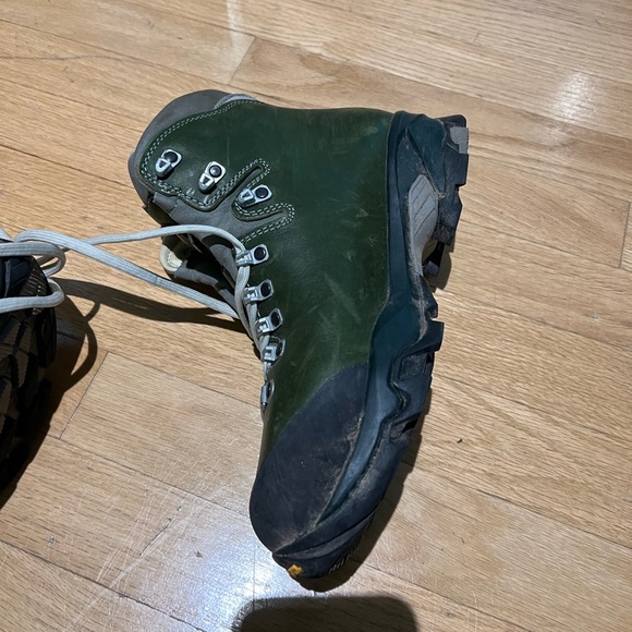 ZAMBERLAN VIOZ LUX GTX® RR WNS Hiking & Backpacking Boot Waxed Green - Picture 13 of 16